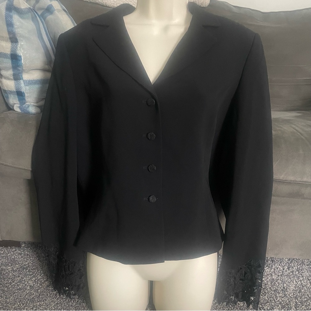 Elegant Black Women's Jacket with Floral Sleeves by Tahari Size 10